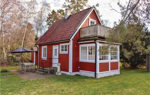 2 Bedroom Gorgeous Home In Hllviken