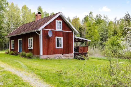 Cozy cottage with 500 m to lake and rowing boat