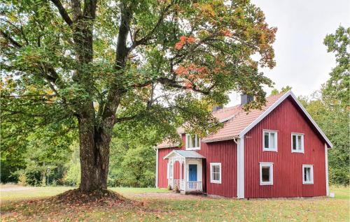 Beautiful Home In lmhult With Kitchen