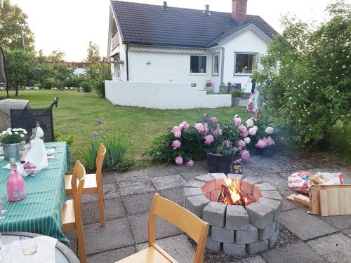 Nice holiday accommodation in picturesque Bralanda outside Vanersborg