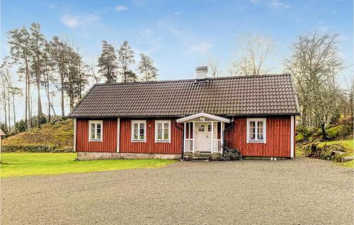 2 Bedroom Nice Home In Lnsboda